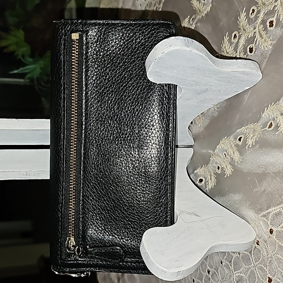 EuC Coach bifold wallet - Picture 4 of 5